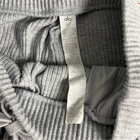 Alo Yoga Muse Sweatpant Joggers Ribbed Athletic Heather Grey Women’s Size S - Picture 7 of 10